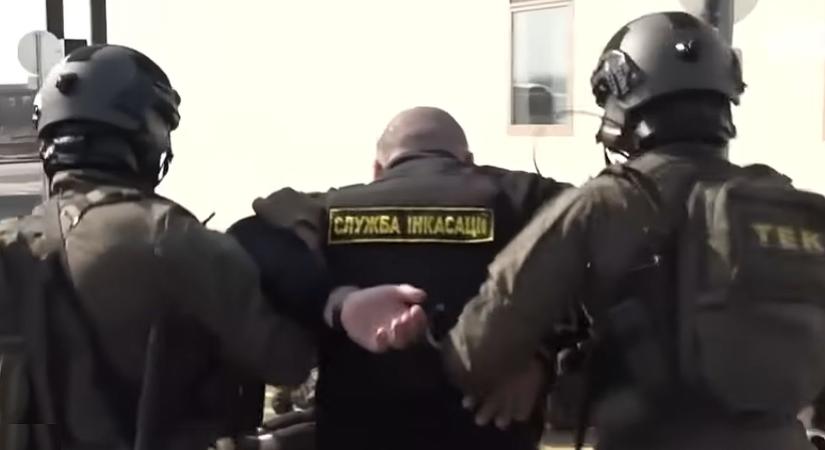 Kaszab Zoltán: Szaporodnak a kérdések az ukrán aranykonvoj körül