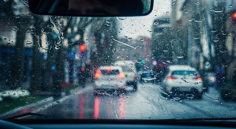 Napsütés és záporok váltják egymást csütörtökön