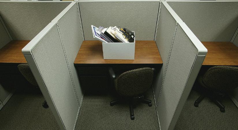 Sorra jelentik be a cégek a kollektív elbocsátásokat