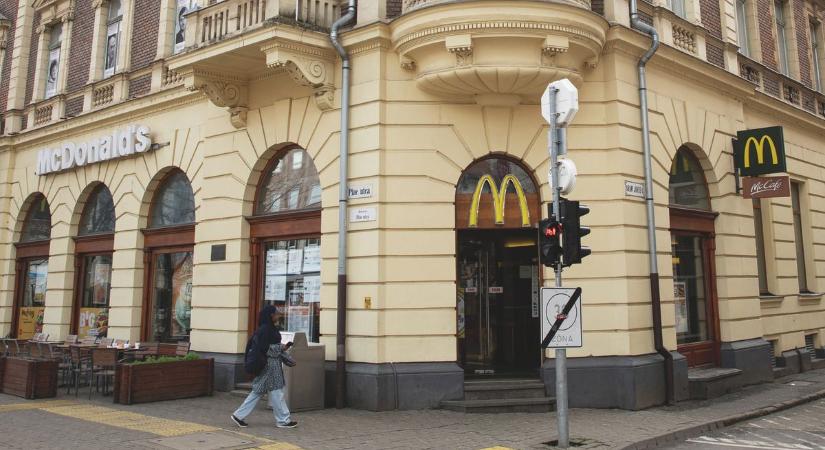 Megvan, mi költözhet az Arany János utcai Meki helyére?