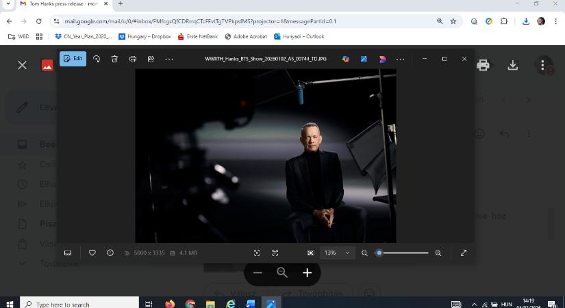 Tom Hanksszel jön az új dokusorozat