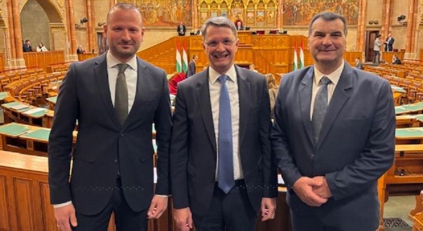 Vigh László: Köszönet mindenkinek az elmúlt húsz évért!