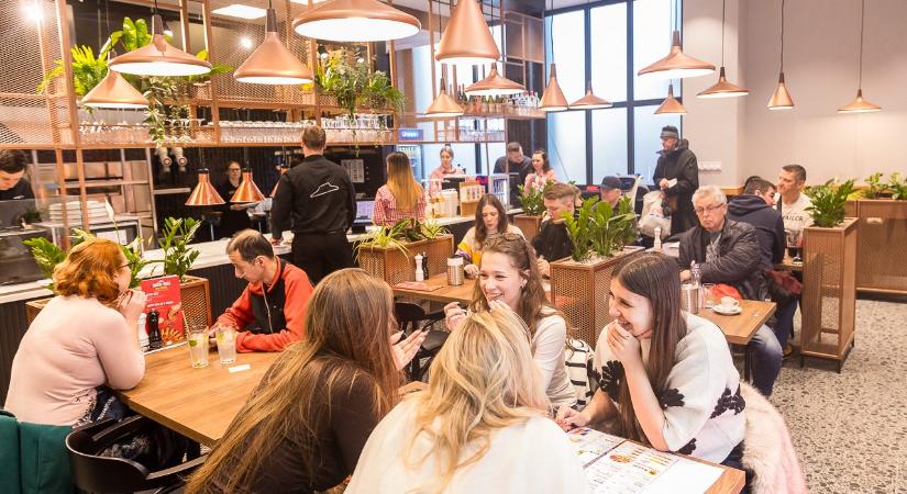 Megújult Pizza Hut nyílt Eger belvárosában
