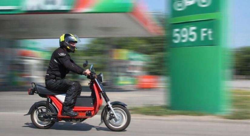Ha van biztosításod, robogóval is tankolhatsz védett áron - Átírták a kormányrendeletet