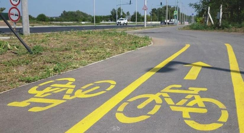 Bringások mindenhol, bicikliút sehol – veszélyes helyzet a Pécs–Villány szakaszon