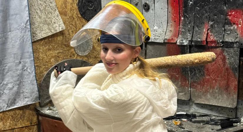 Imádják a nők: törés-zúzással vezetik le a stresszt