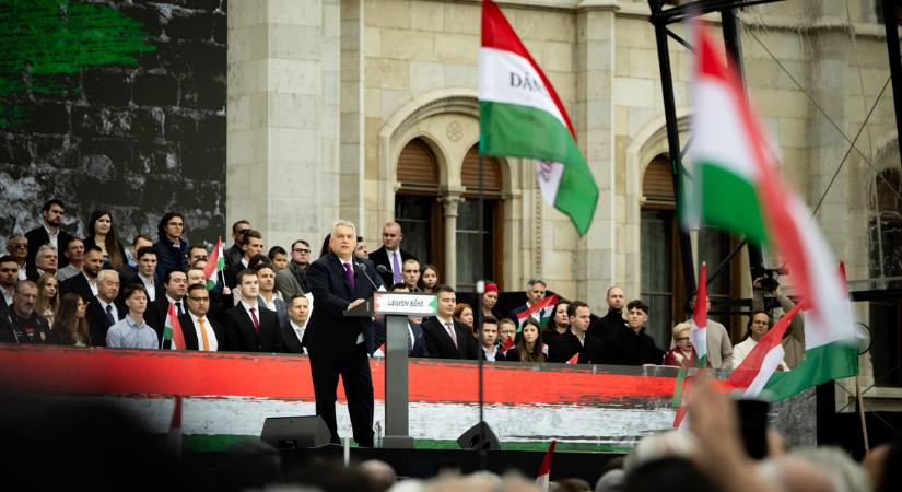Orbán Viktor: Mutassuk meg együtt, hogy a magyarokat nem lehet zsarolni!