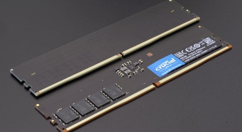 Romlik a helyzet: már óránként változnak az árak, annyira elszálltak a memóriák