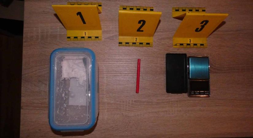 Újabb dílerek kerültek rendőrkézre: Hajdúhadházon kereskedett a téglási és bökönyi férfi