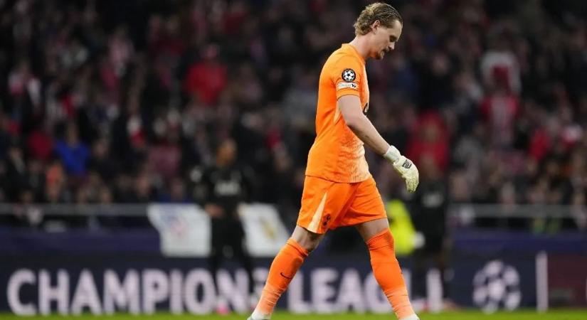 Megtörte a csendet a Tottenham kapusa, akit 17 perc után lecserélt az edzője