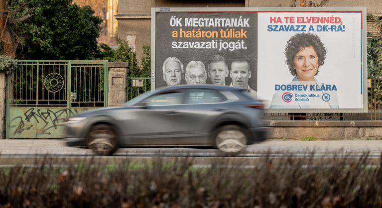 Nehéz labdába rúgni a Fidesz és a Tisza mellett, a DK kockázatos lépésre szánta el magát