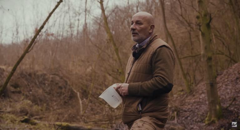 Saját kezével fakaszt vizet egy nógrádi vadász, de nem mindenki örül az akciónak