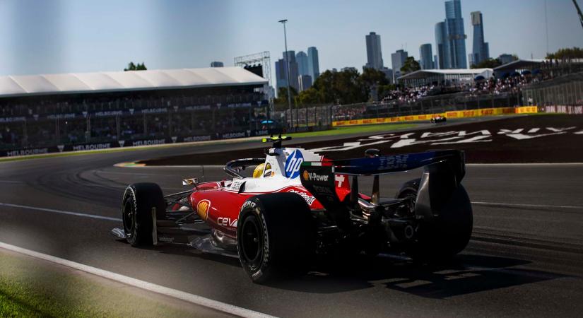 Hamilton megerősítette: nagy Ferrari-fejlesztés érkezik Kínára, jön a trükkös hátsó szárny