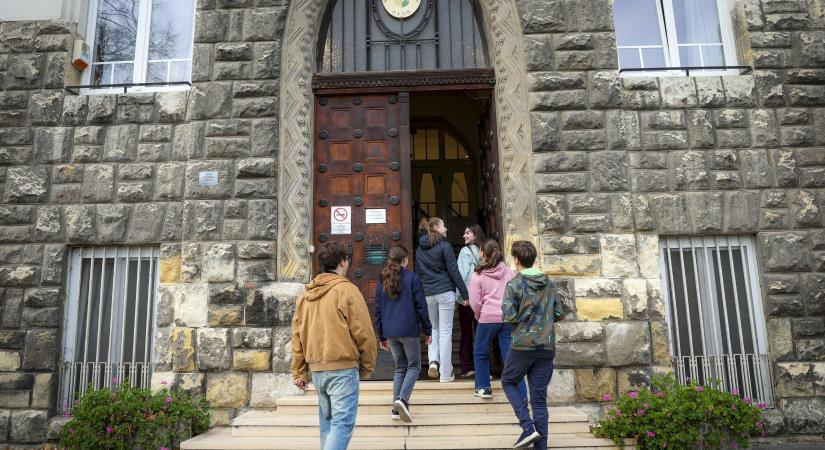 Államtitkári látogatás a győri Kazinczy Gimnáziumban