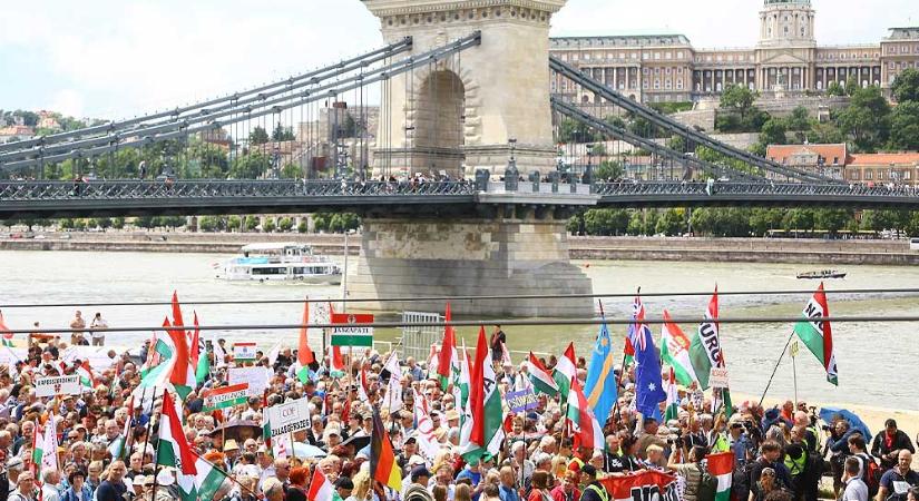 Közlekedési káosz jön Budapesten: itt a lista, hogy lesznek lezárások a ünnepi rendezvények miatt