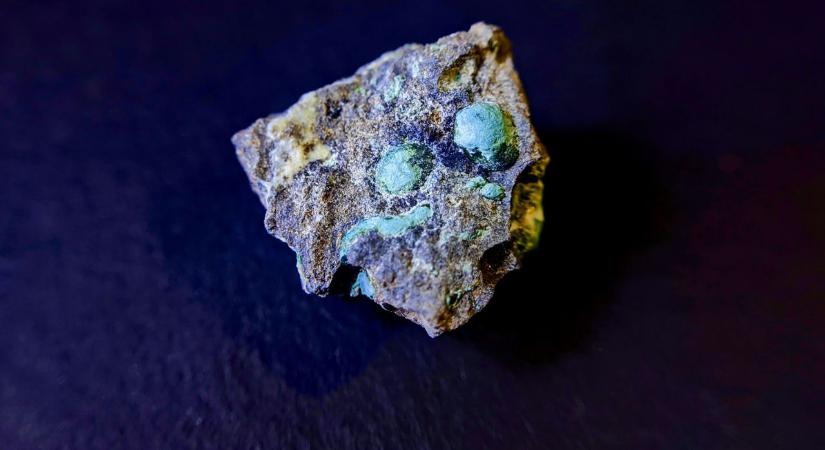 Meglepő, de lehet meteorit a kertben: kié lesz, és mennyit érhet egy darab az égből?