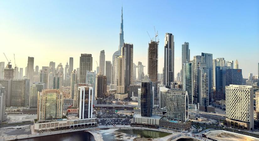 Iránnak új célpontja van, menekülnek az emberek az üzleti negyedekből