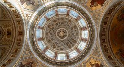 Képeken az esztergomi bazilika felújított kupolája
