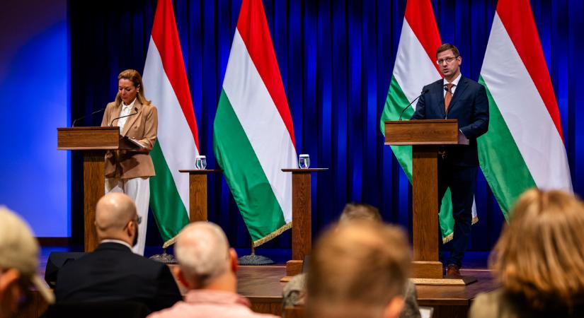 Pontosan egy hónappal a választások előtt bejelentéseket tesz a kormány - Gulyás Gergely és Vitályos Eszter tájékoztatója