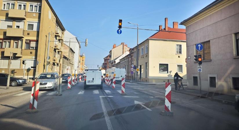 Munkálatok miatt jó nagy torlódás van Szombathely belvárosában - fotó
