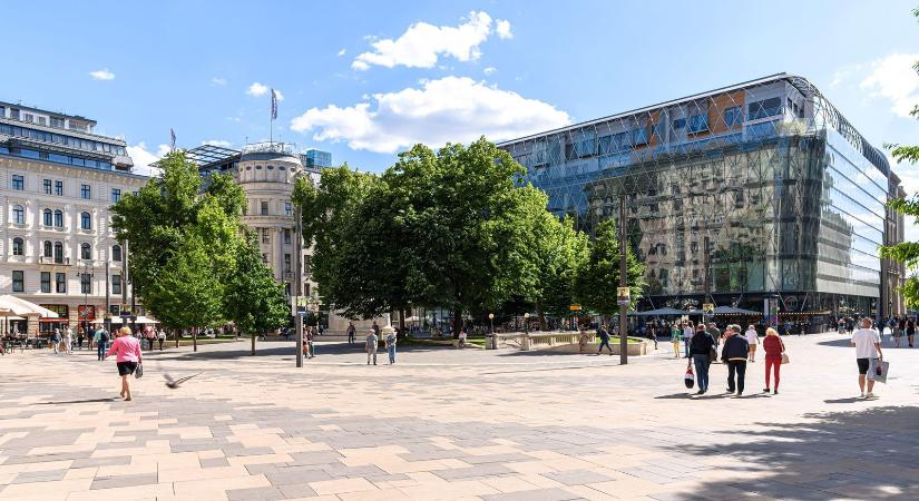 Brutális összeget egy magyar cukrászda a helyben fogyasztásért, kiakadtak a vásárlók