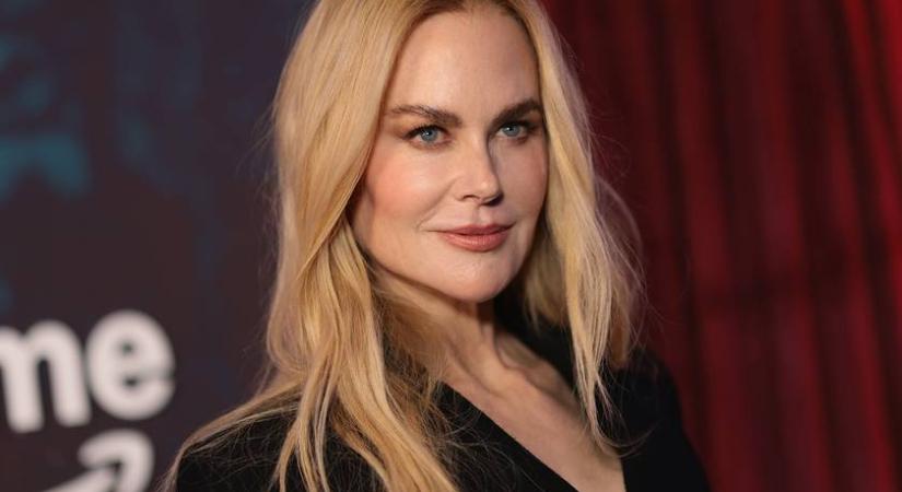 Az 58 éves Nicole Kidman átlátszó estélyiben pózolt a címlapon: a válása után elképesztő formában van