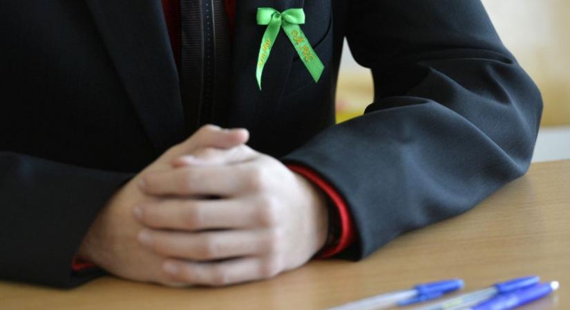 Ma 4785 végzős ír matematikából írásbeli érettségit