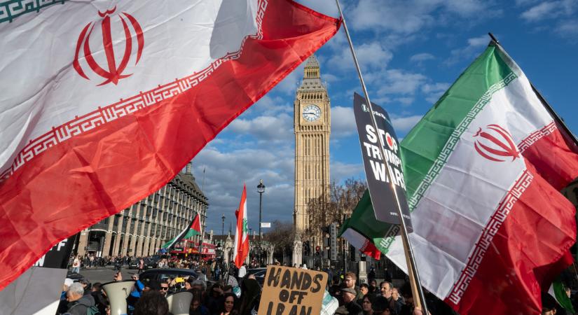 Irán legszebb nője utcára vonult és üzent egy erőset