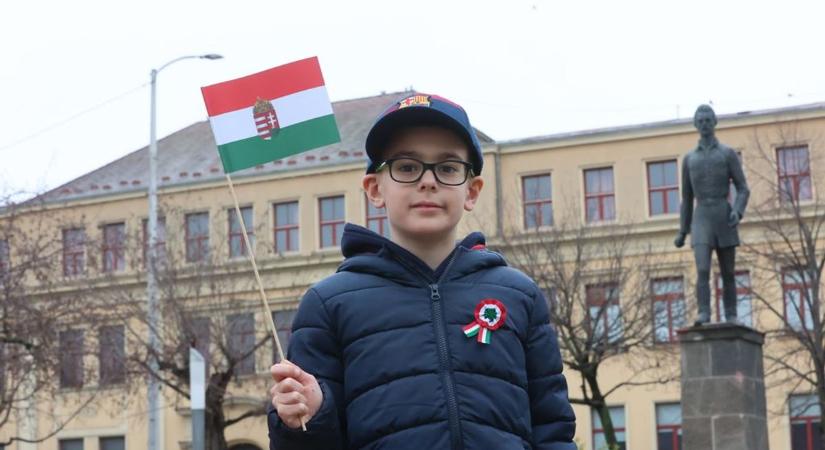 Nem engednek a '48-ból!