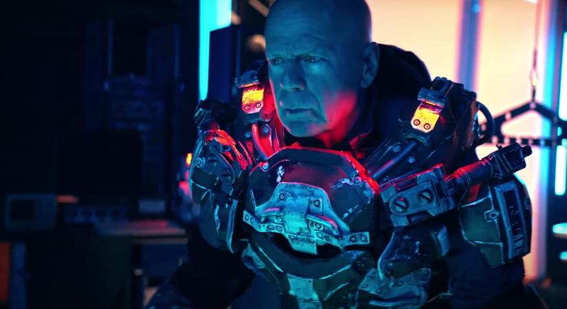 Bruce Willis egy látványos sci-fiben unja magát halálra