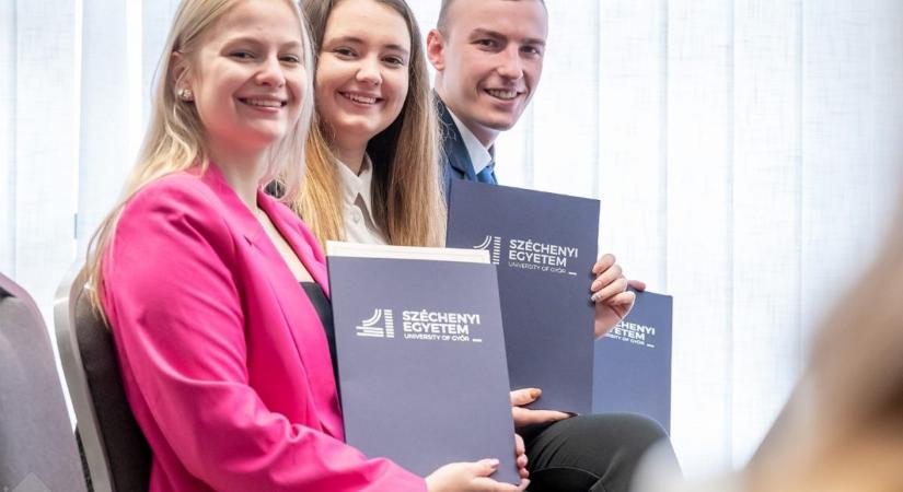 SZE ösztöndíjak – Szemeszterenként 150 millió forint plusztámogatás