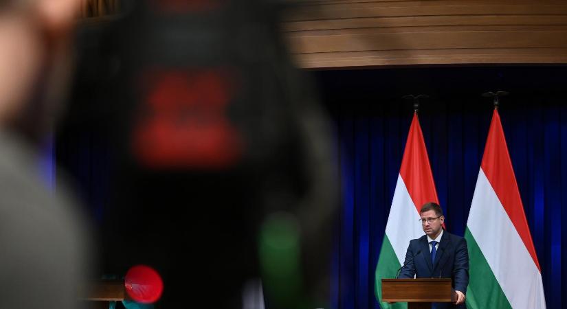 Gulyás Gergely szerint a Védelmi Tanács foglalkozik a kamuvideón elhangzó fenyegetéssel