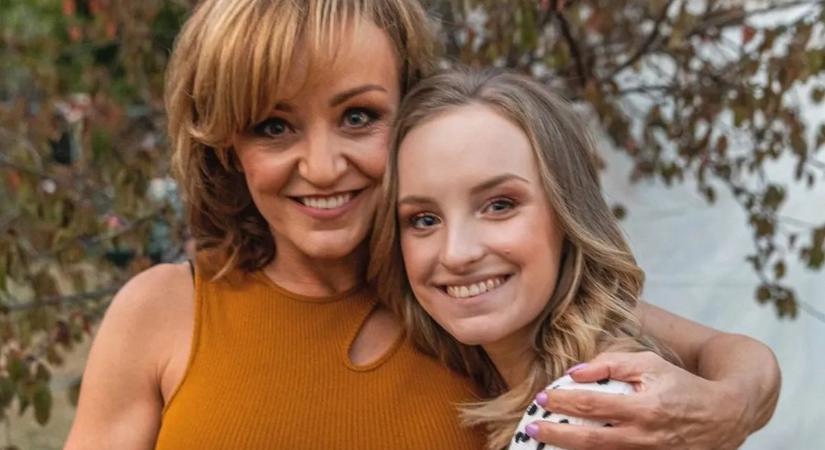 Kiderült Szandi unokájának neme: tündérien édes módon jelentették be – Videó