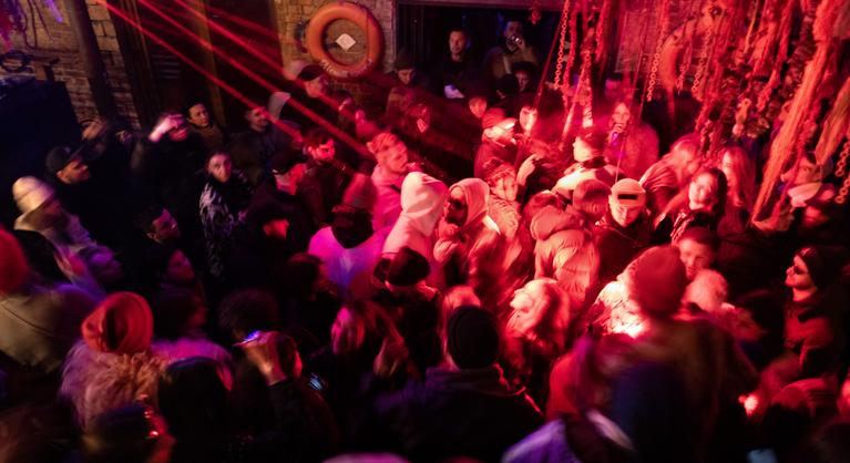 Négy éve tart a háború, de az ukránok úgy partiznak, mintha nem lenne holnap