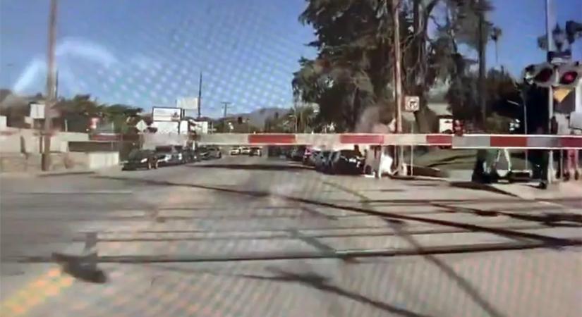 Újabb botrány: majdnem megölte a tulajdonosát egy önvezető Tesla – videó