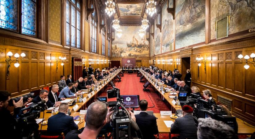 Orbán Viktor figyelmeztetett: ne az eddig megismert világ logikája szerint gondolkodjunk