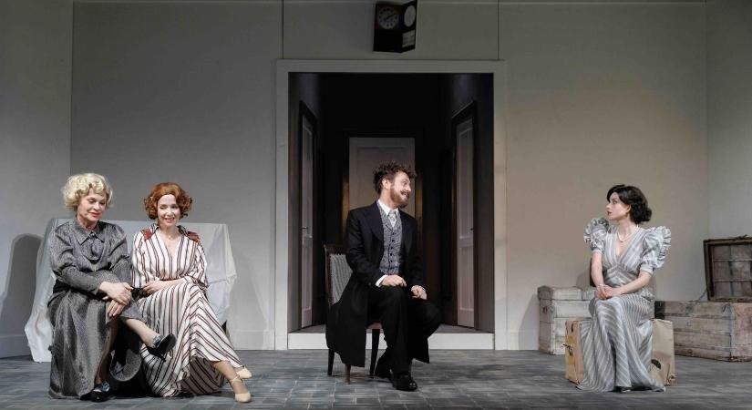 Az előrejutás útvesztői, avagy korrupciós komédia a Vígszínházban