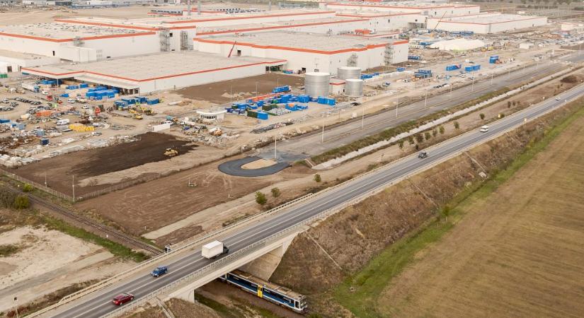 Debreceni tiszás jelölt: egy kínai vendégmunkás nagy magasságból lezuhant a debreceni CATL-ben