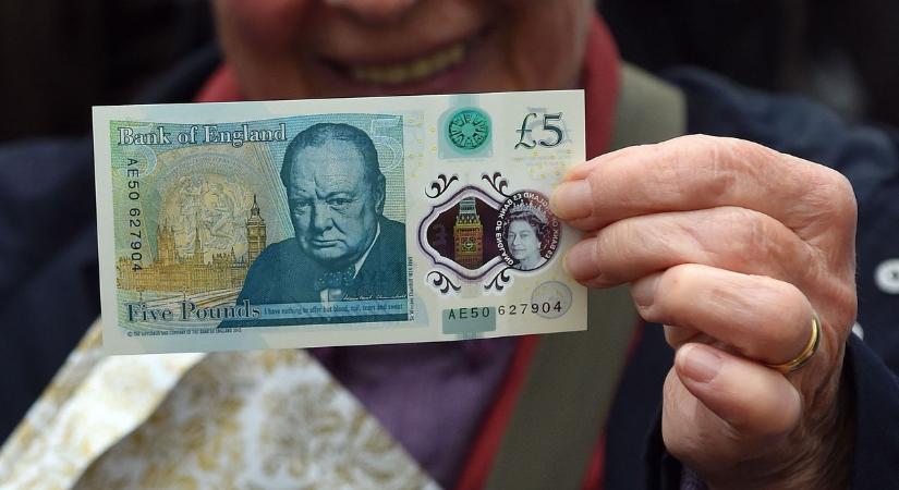 Elképesztő: Winston Churchillt egy vadállatra cserélik az angol fonton