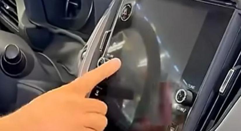 Átverhet minket az érintőképernyő - így védhetjük ki a hibát!