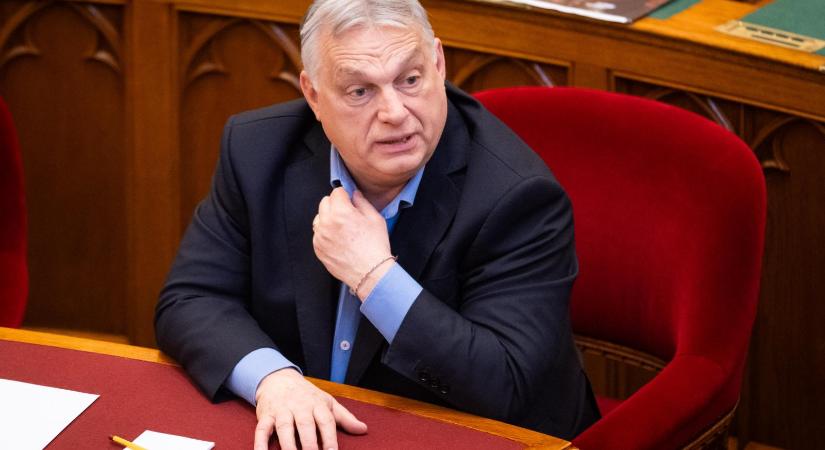A szakértőink már Kijevben – közölte Orbán Viktor, aki szerint abszurd, hogy mindenkivel lehet tárgyalni, csak az ukránokkal nem