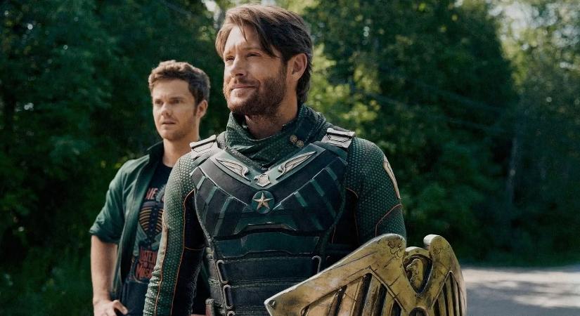 Jensen Ackles remek hírt hozott a The Boys készülő spin-offjáról, és még a jelmezének egy részét is bemutatta, ami nem teljesen olyan, mint amit megszoktunk