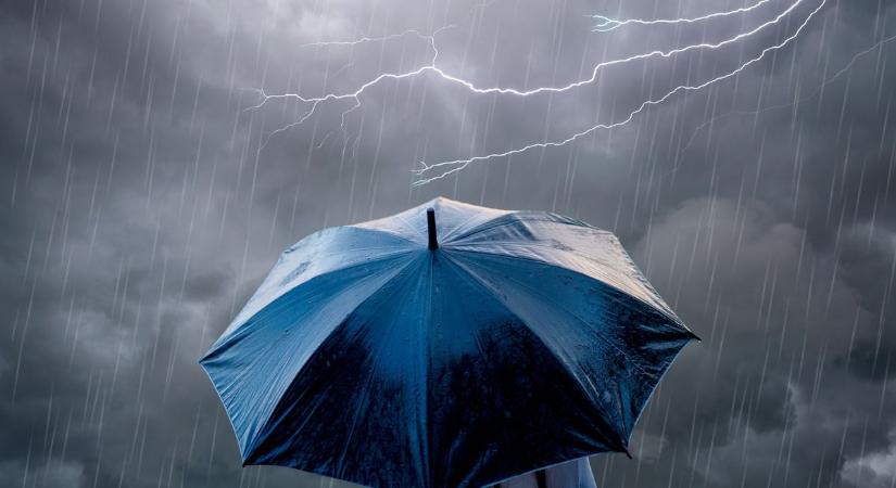 Viharveszély! Zivatarokkal és jégesővel érkezik a rossz idő