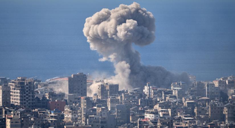 A nap képe: iszonyatos füstfelhő gomolyog Bejrút felett