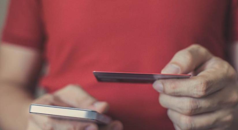 Több órás leállás jön a legnagyobb magyar banknál március 15-én: az online vásárlás sem fog működni