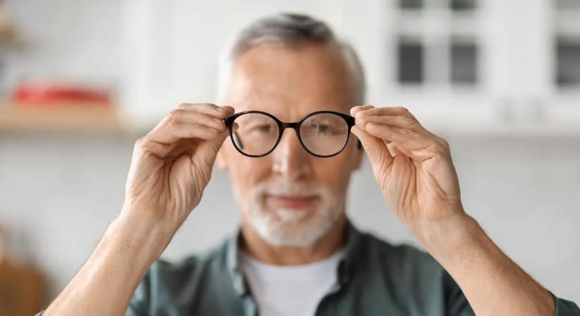 Így segíthet a multifokális szemüveg időskorban