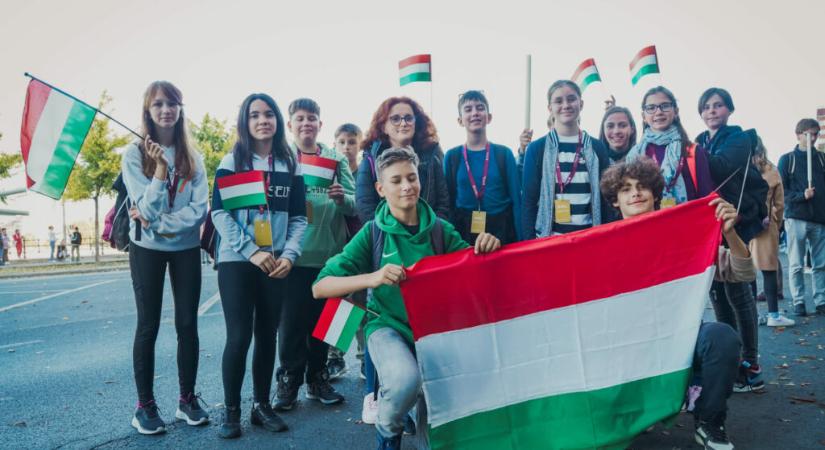 Március 15-én 60 ezer kilométert megtéve együtt ünnepel a Kárpát-medence középiskolás ifjúsága