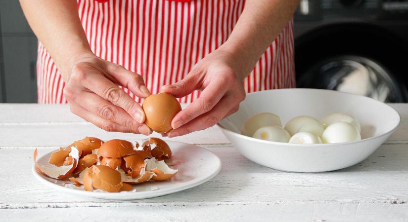 Mutatjuk a tojás pucolásának legtutibb trükkjeit!