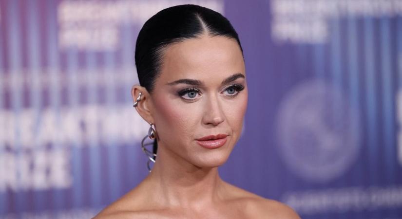 16 év után elvesztette perét Katy Perry Katie Perry ellen