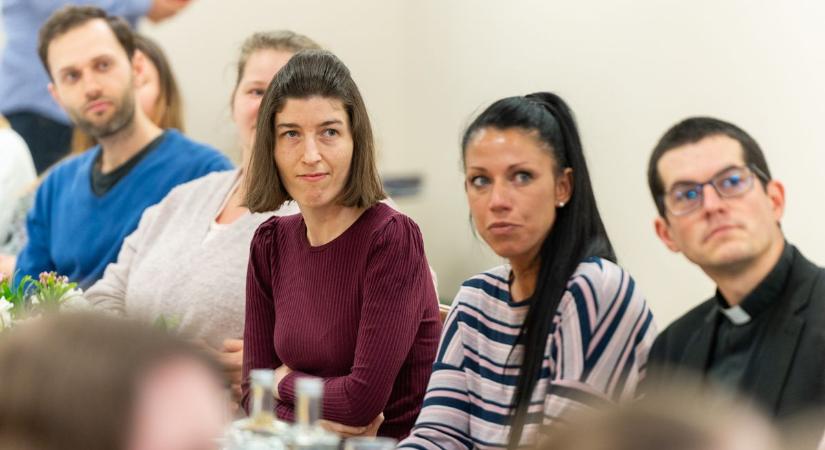 A Fiatal Felnőttek Fóruma tovább folytatódik